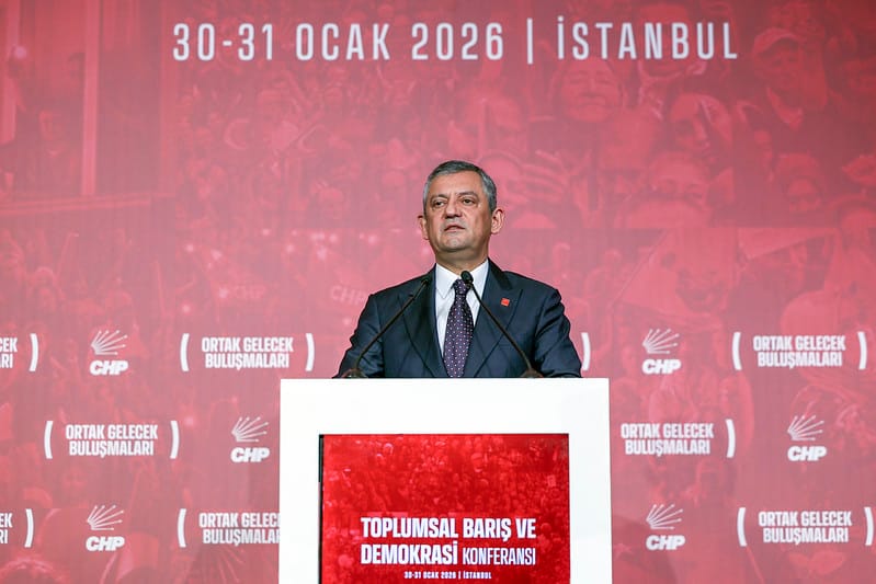 CHP Genel Başkanı Özgür Özel, İstanbul’da Toplumsal Barış ve Demokrasi Konferansı’na katıldı
